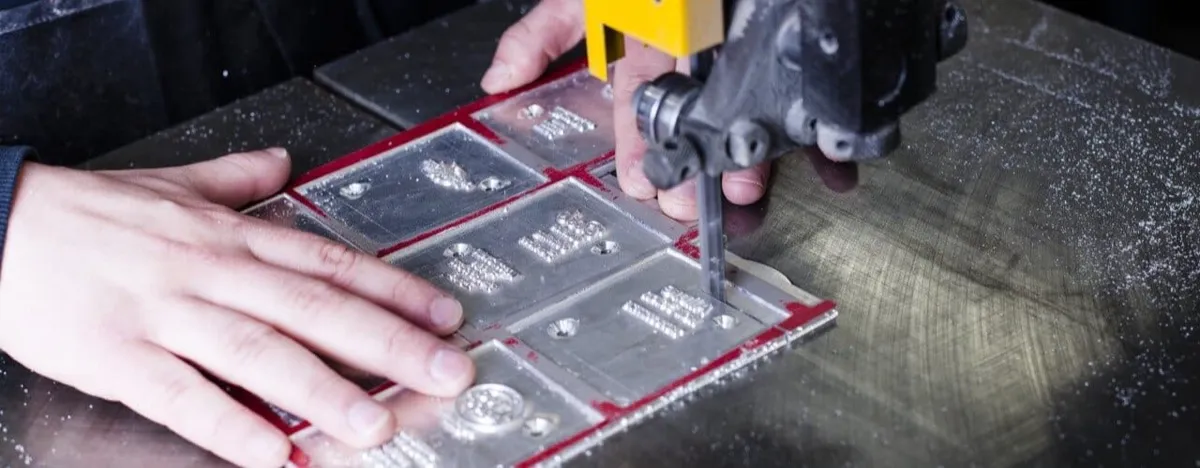 Differences between Metallic & Foil Printing