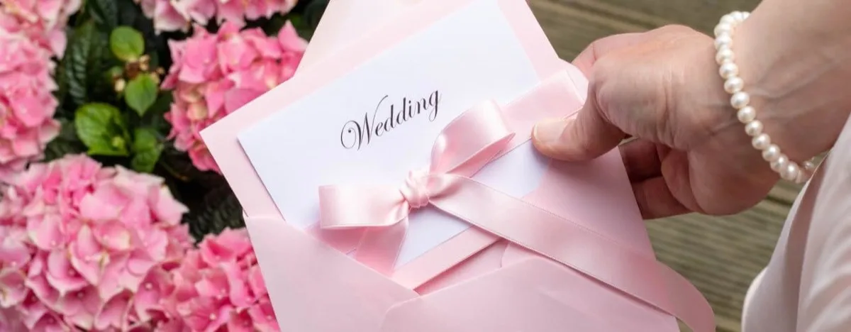 Here’s why you need to foil your wedding invitations…