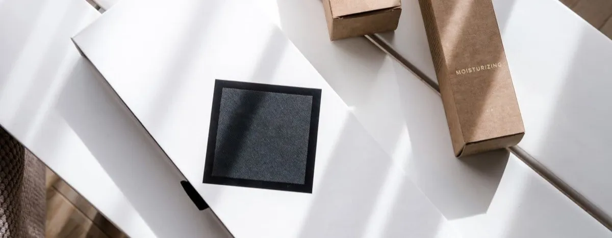 What are the advantages to hot foiling?